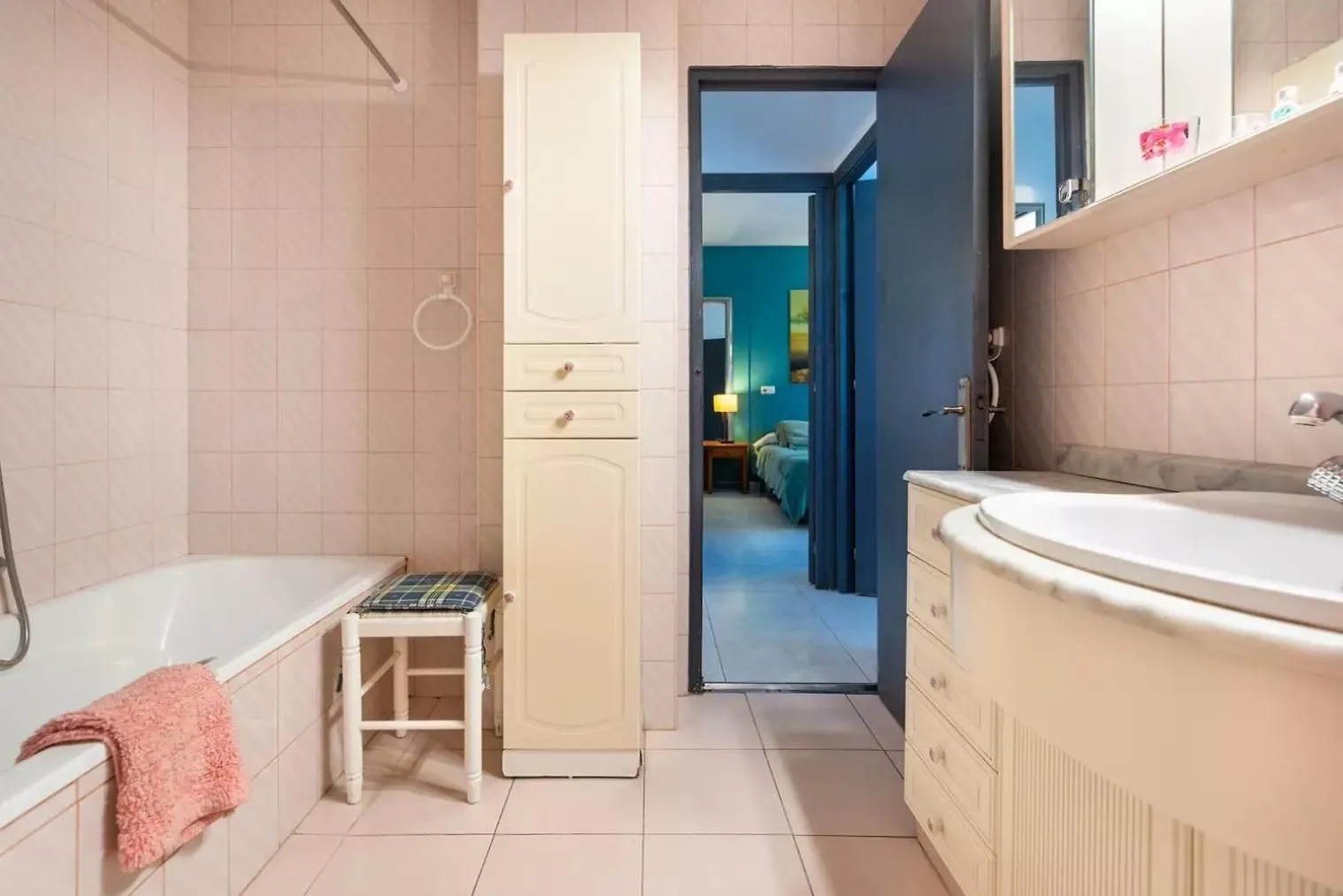 4 Bedroom 6 Guests Apartment 60M From Beach Torremolinos