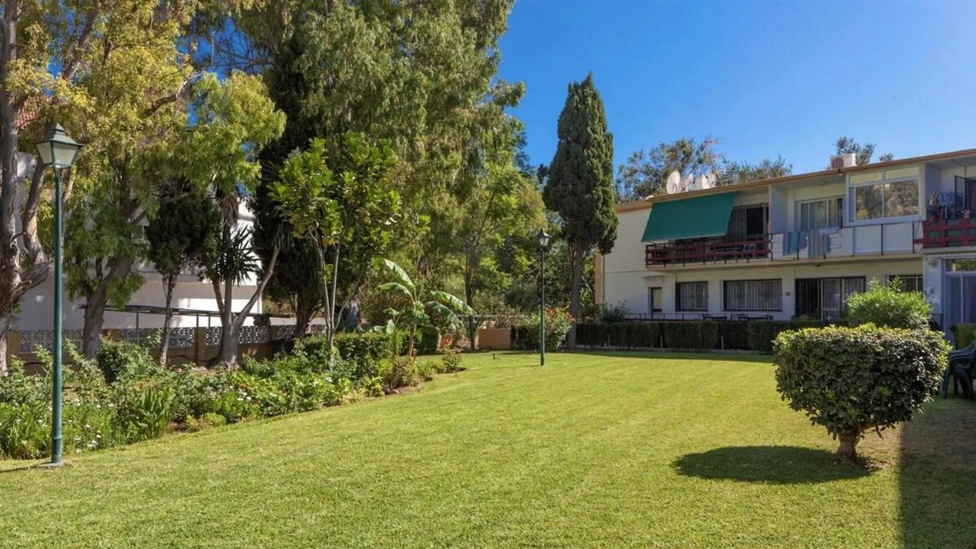 4 Bedroom 6 Guests Apartment 60M From Beach Torremolinos Spain